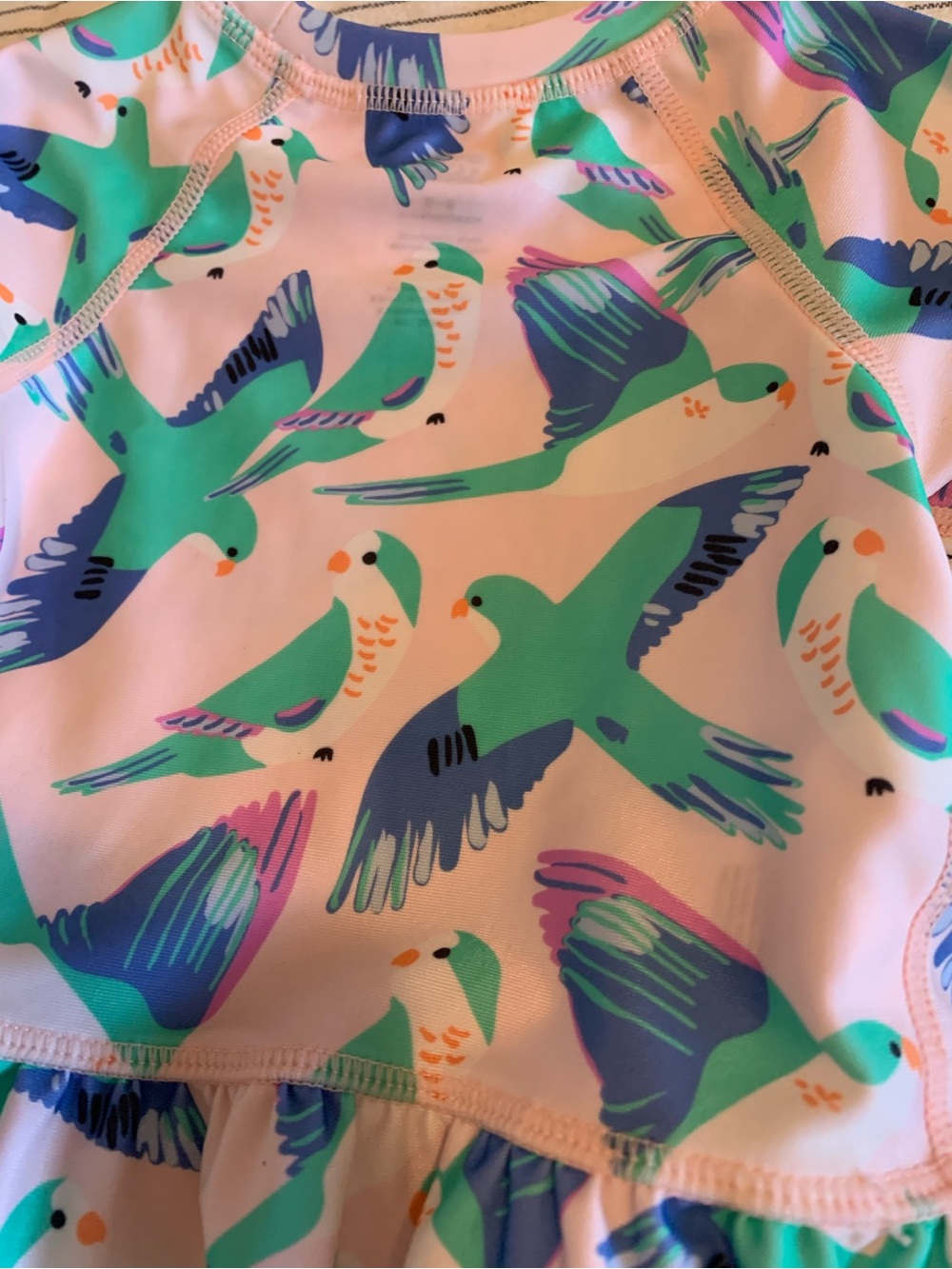 Tea Collection "Parrot Polka" Rash Guard | 6-9M - Picture 6 of 7